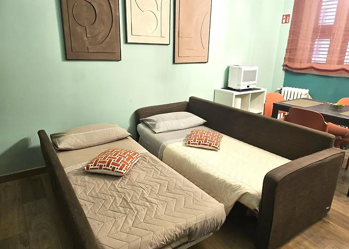 Bilocale moderno Isola-Garibaldi, 4 posti, WiFi veloce, Metro a 2 minuti